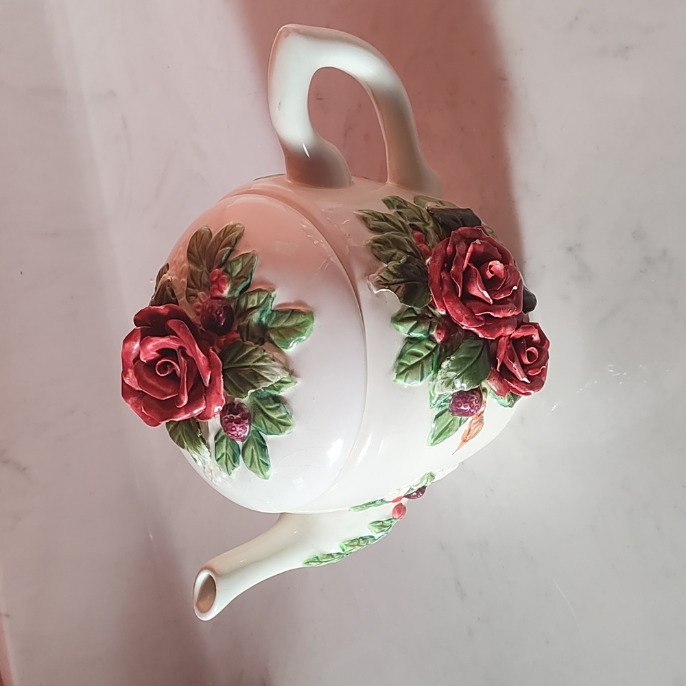Vintage Harry and David Limited Edition Teapot